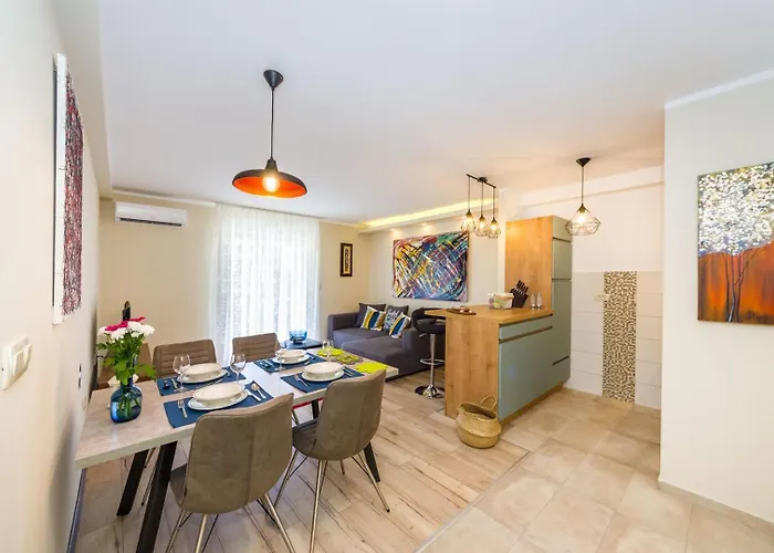 Ema 2Br Apt. In Old Town Centre