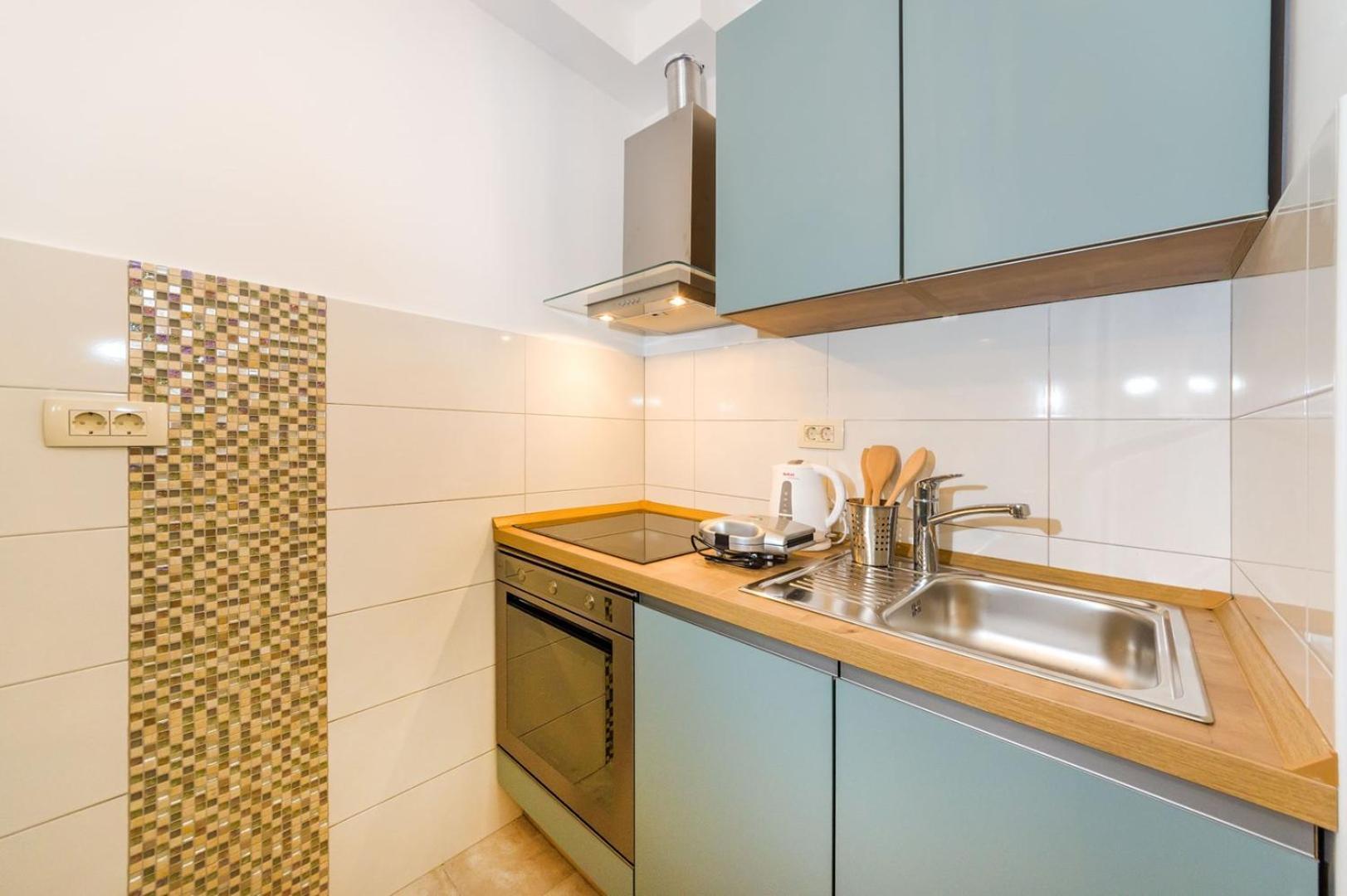 Apartment Ema 2br Apt. In Old Town Centre *