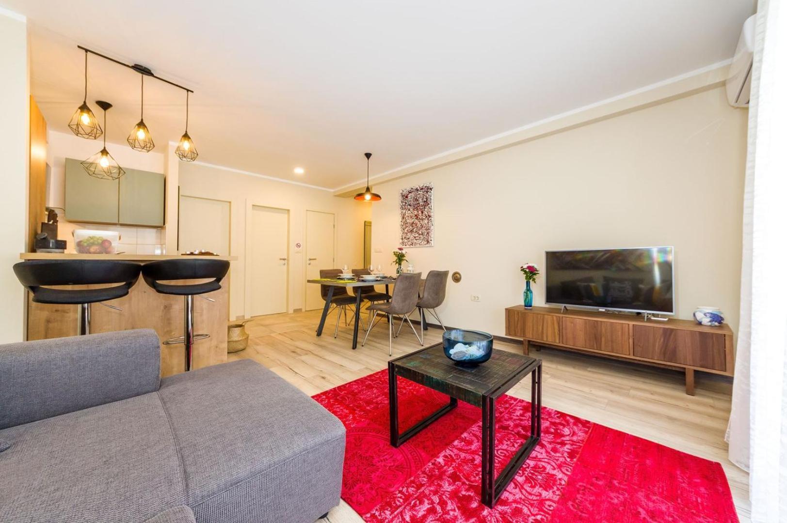 Ema 2br Apt. In Old Town Centre *