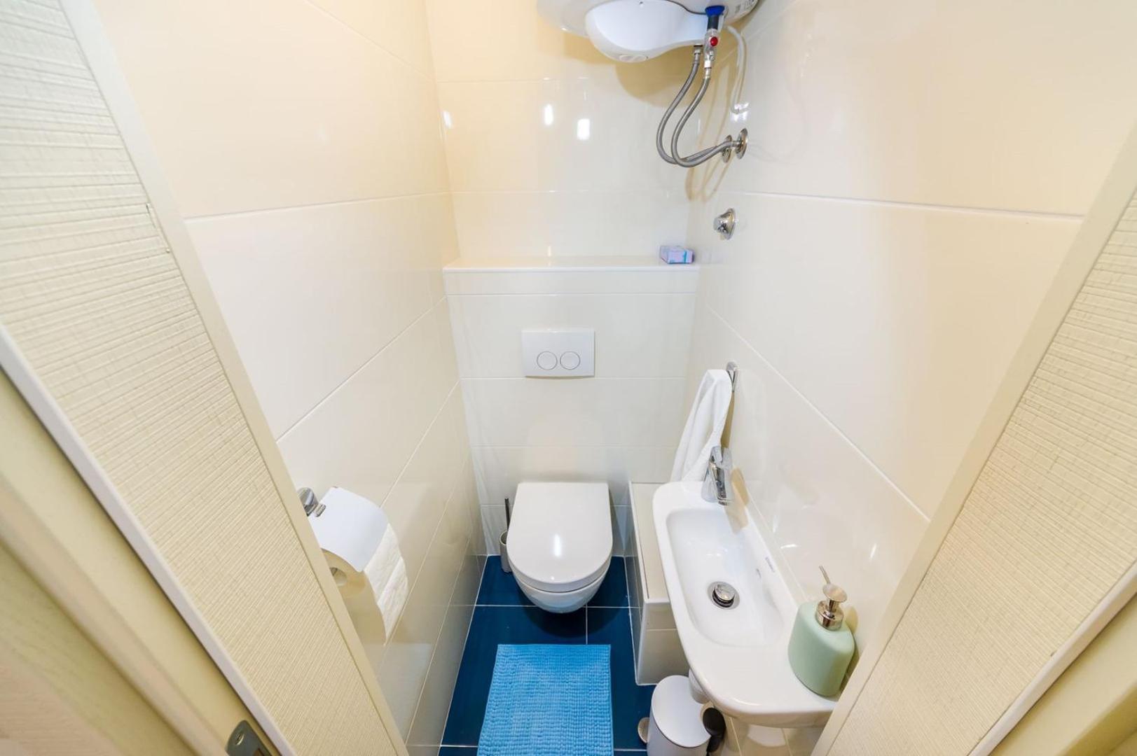 Ema 2br Apt. In Old Town Centre