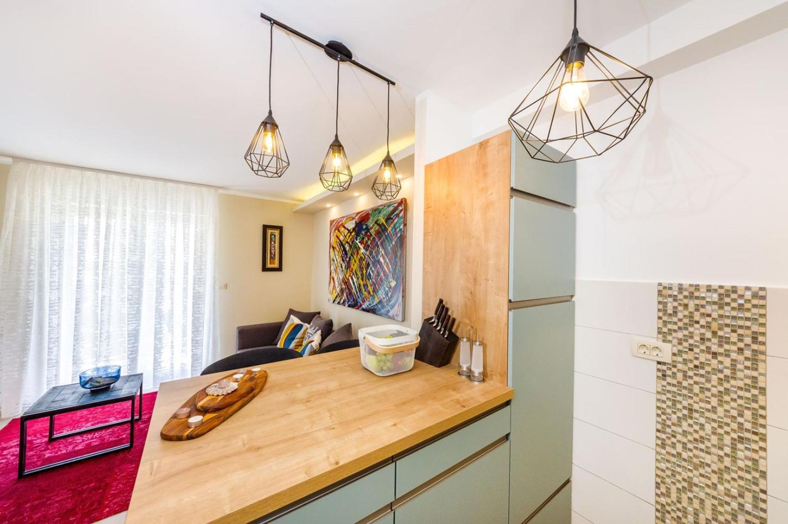Apartment Ema 2br Apt. In Old Town Centre