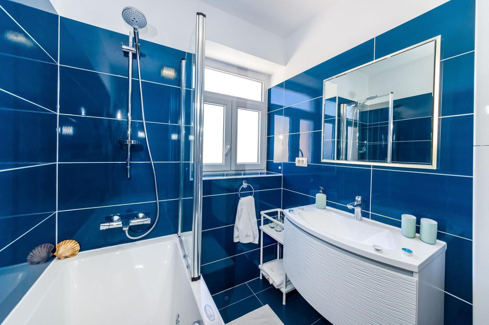 Ema 2br Apt. In Old Town Centre