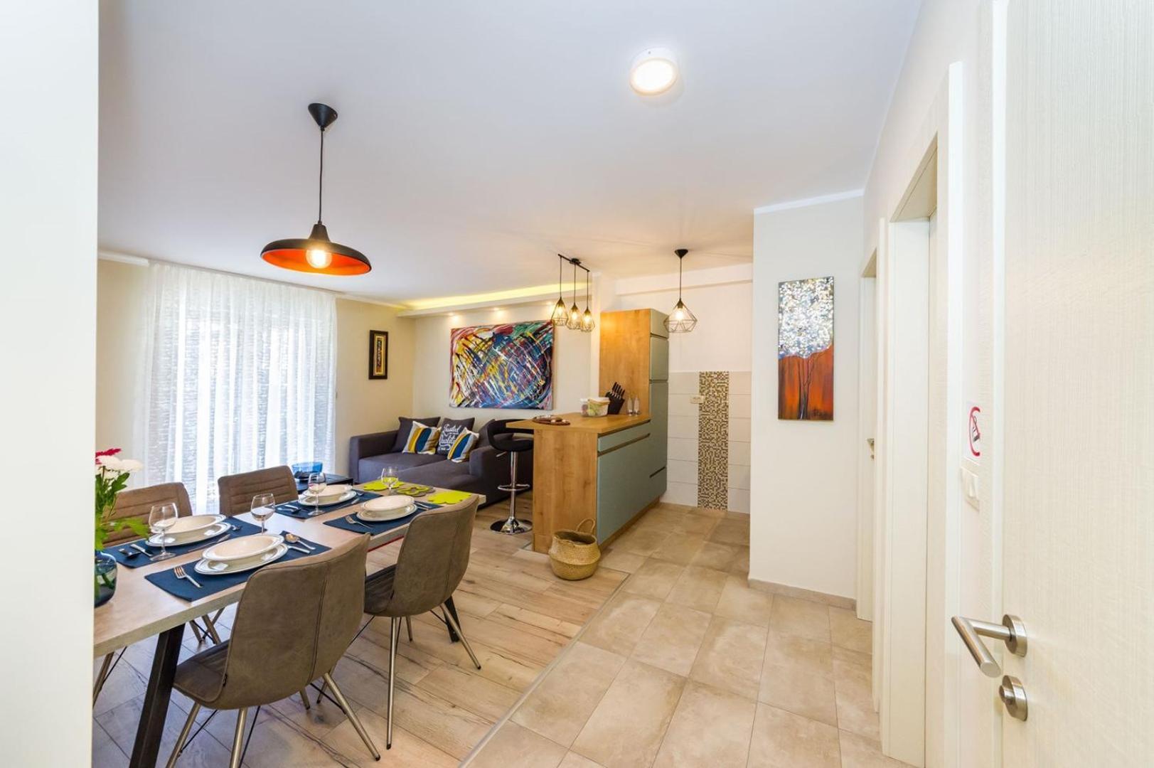 Apartment Ema 2br Apt. In Old Town Centre