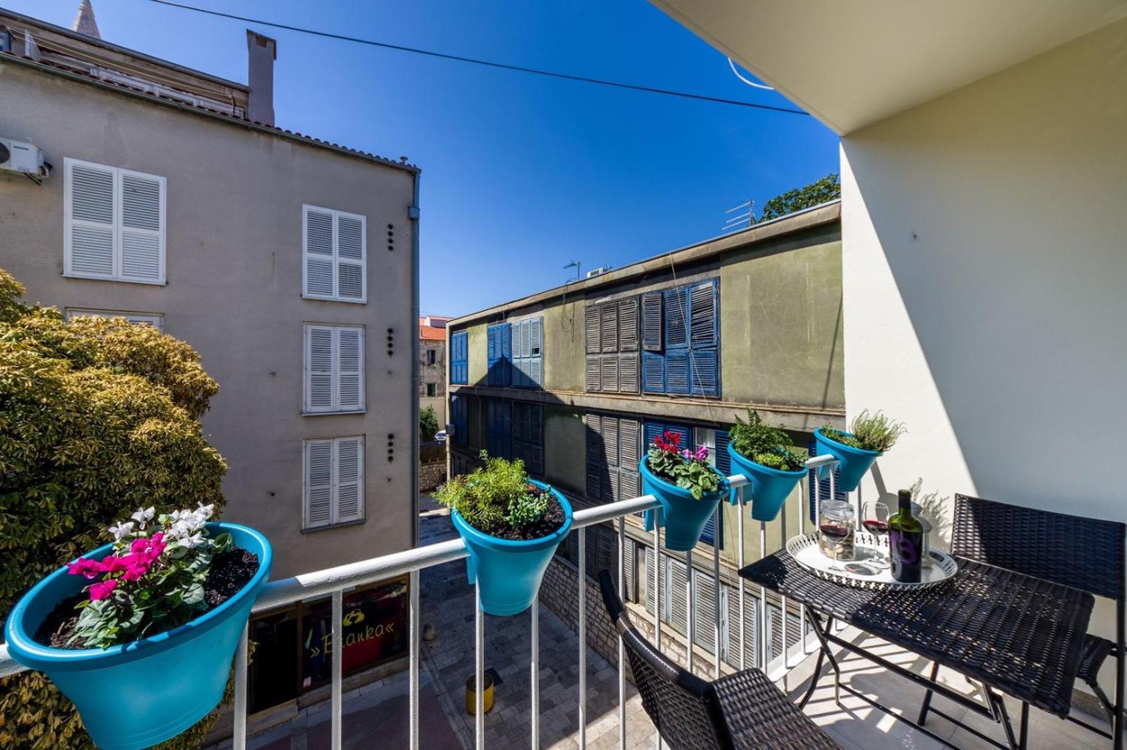 Ema 2br Apt. In Old Town Centre Apartment