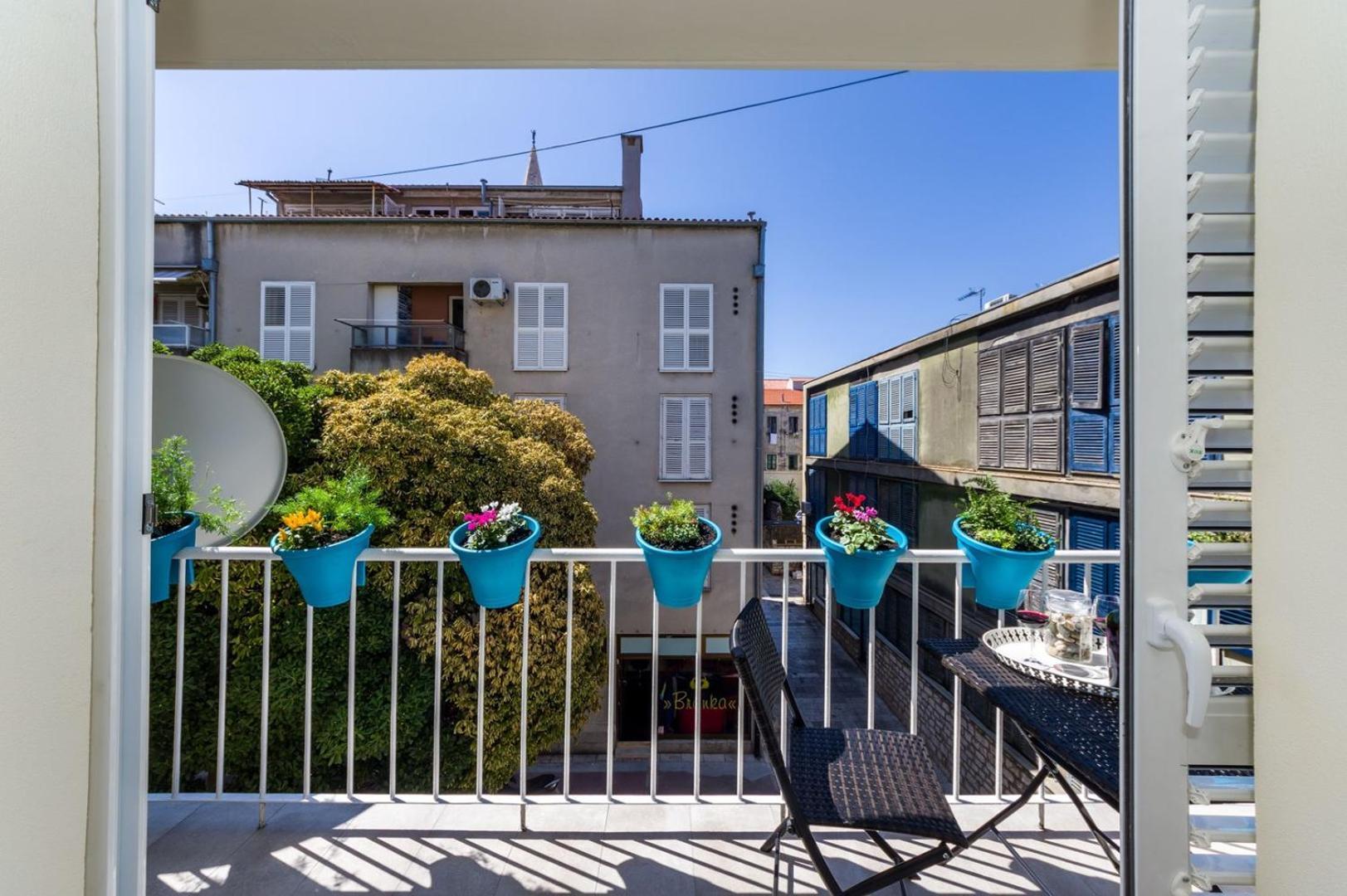 Apartment Ema 2br Apt. In Old Town Centre