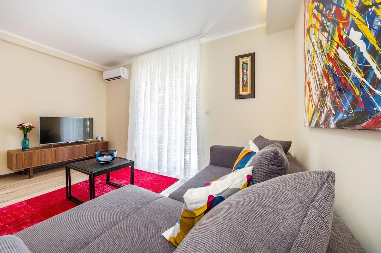 Ema 2br Apt. In Old Town Centre *