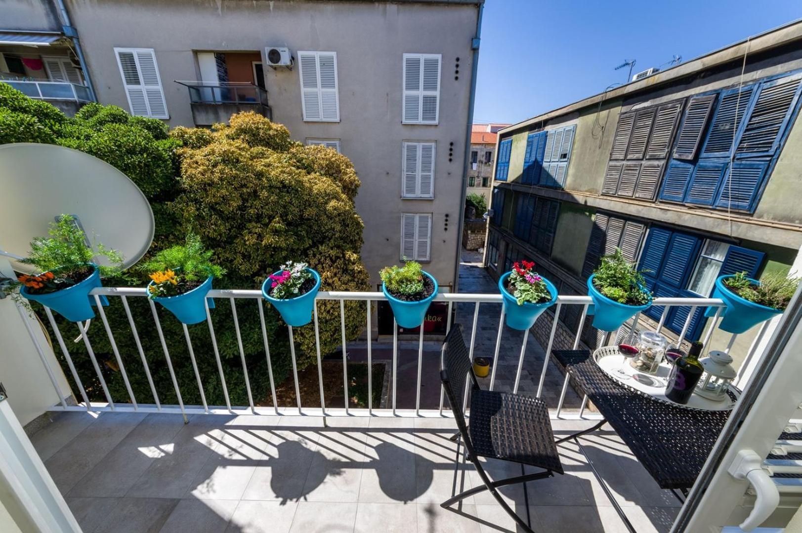 Ema 2br Apt. In Old Town Centre
